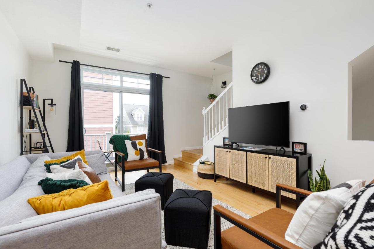 Midtown Modern - Urban Condo Walkable To Bars And Beach Traverse Stadt Exterior foto
